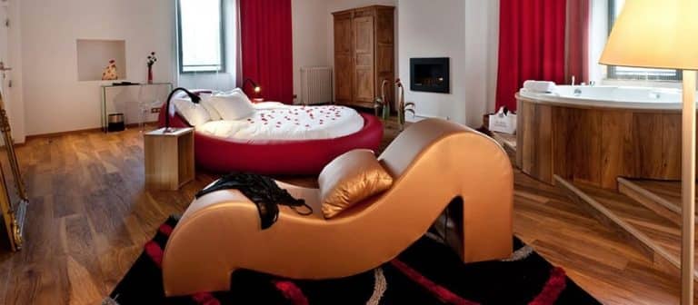 Divan Tantra Gold Dolce Buddha Chaise with fast delivery