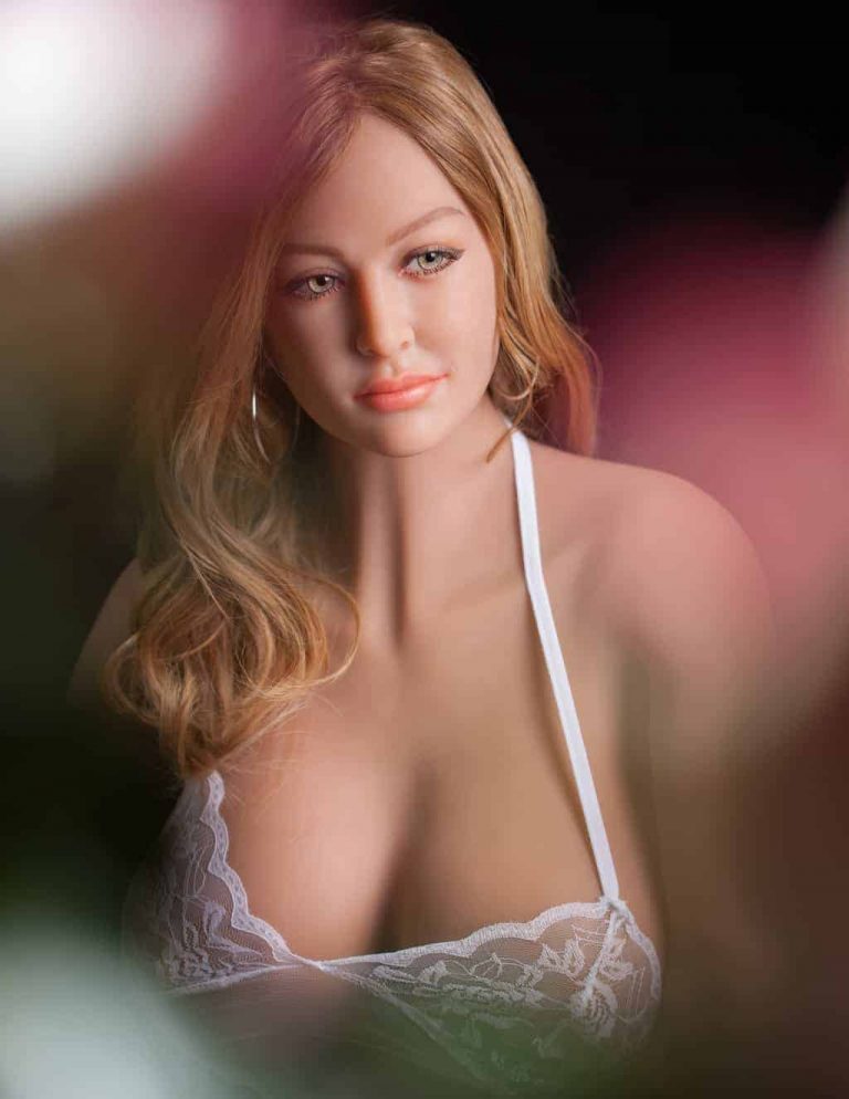 Pipedream Extreme Ultimate Fantasy Dollz Bianca