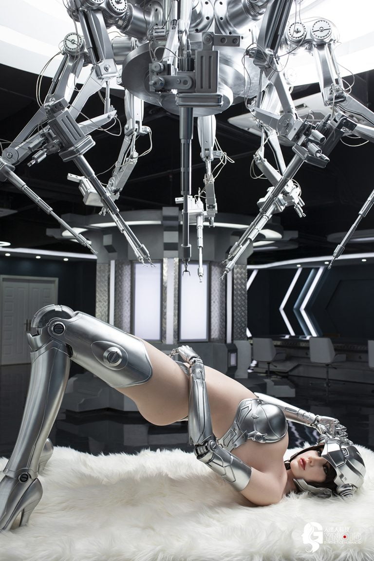 Gynoid Synthetic Humanoid- Model 8 Laura Collectable with Armour