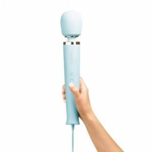 le-wand-plug-in-vibrating-massager-sky-blue-01_1