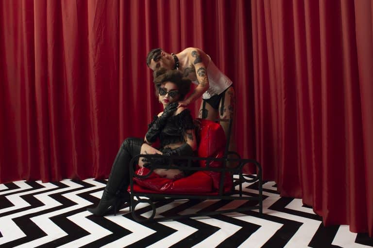 bondage-chair-03