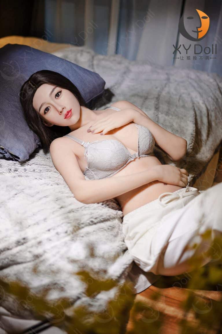 168cm5ft6C-cup–Hulda4