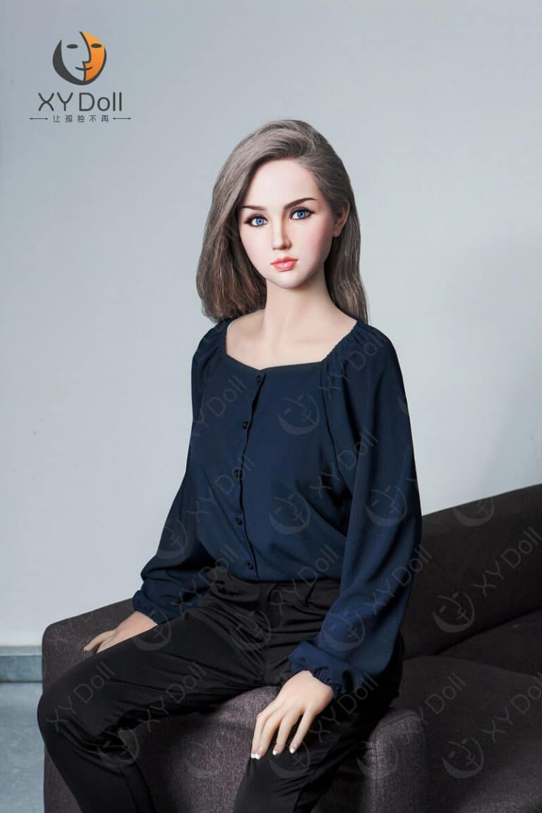 168cm5ft6C-cup–Joan1