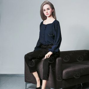 168cm5ft6C-cup–Joan2