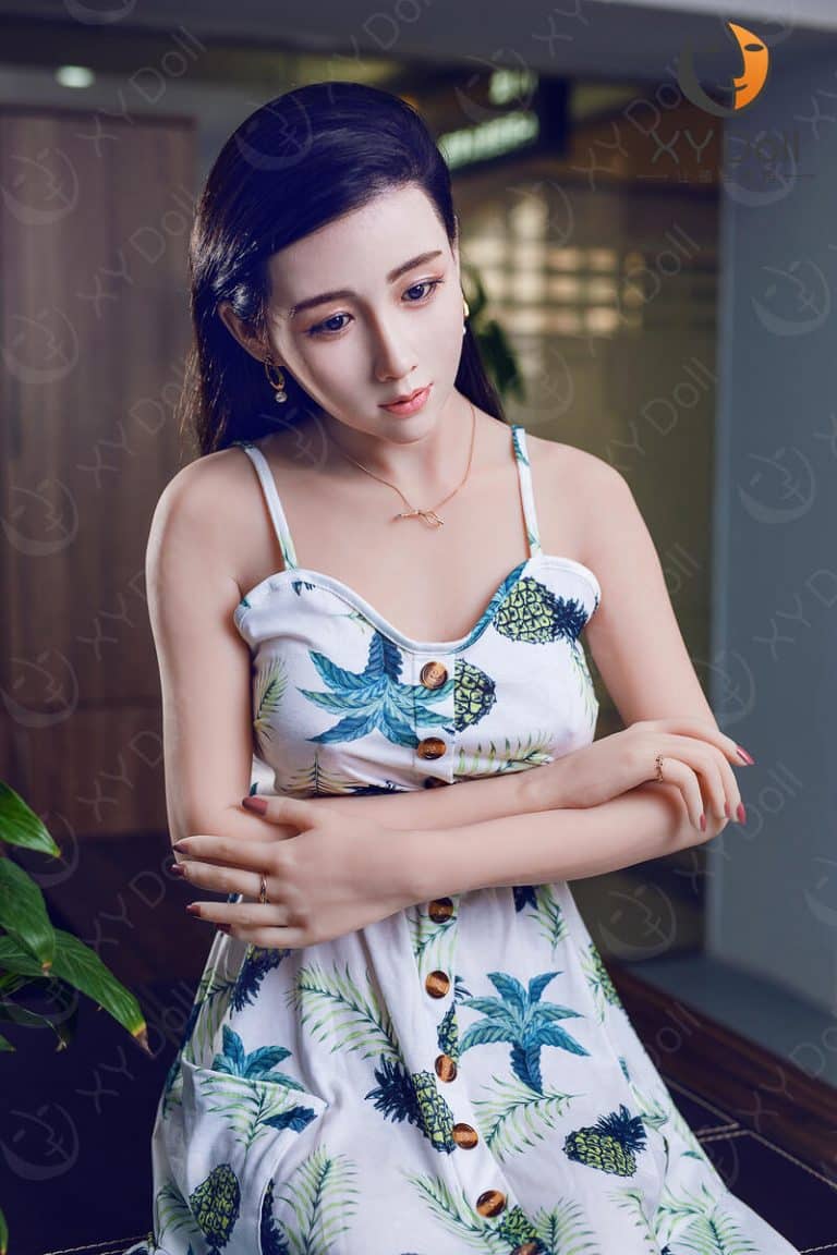168cm5ft6C-cup–Judy5