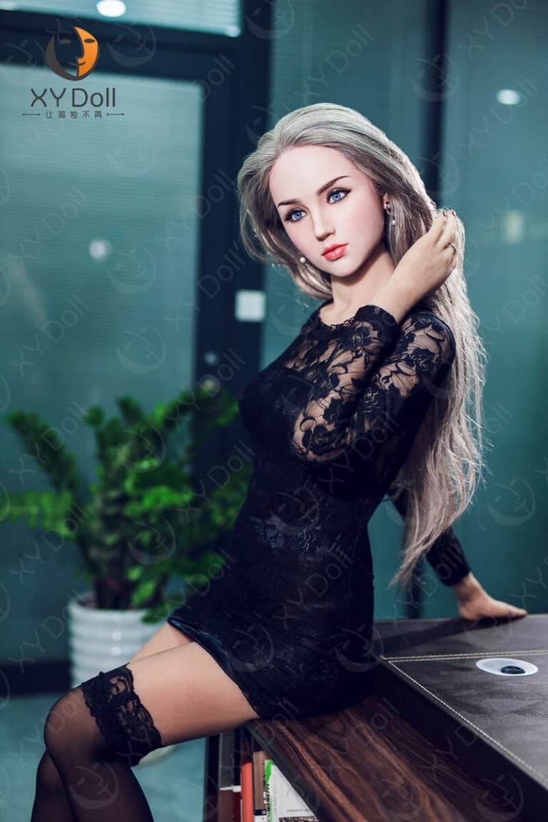 168cm5ft6C-cup–Lena6