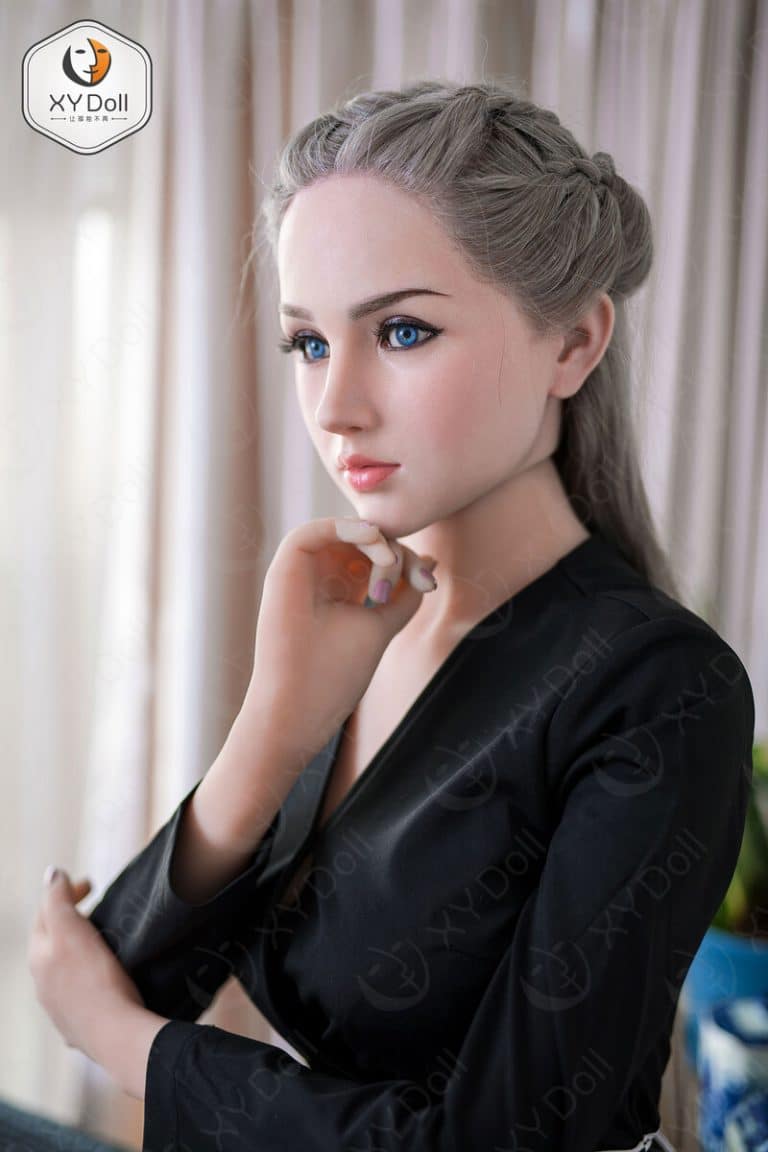 168cm5ft6C-cup–Lillian5