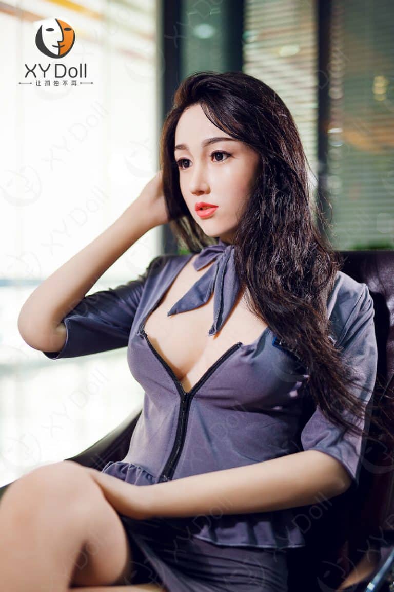 168cm5ft6C-cup–Monica1