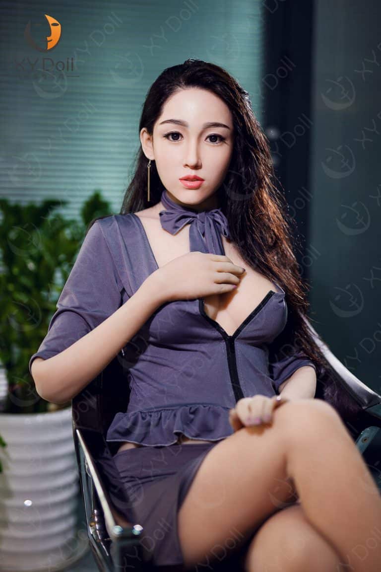 168cm5ft6C-cup–Monica4
