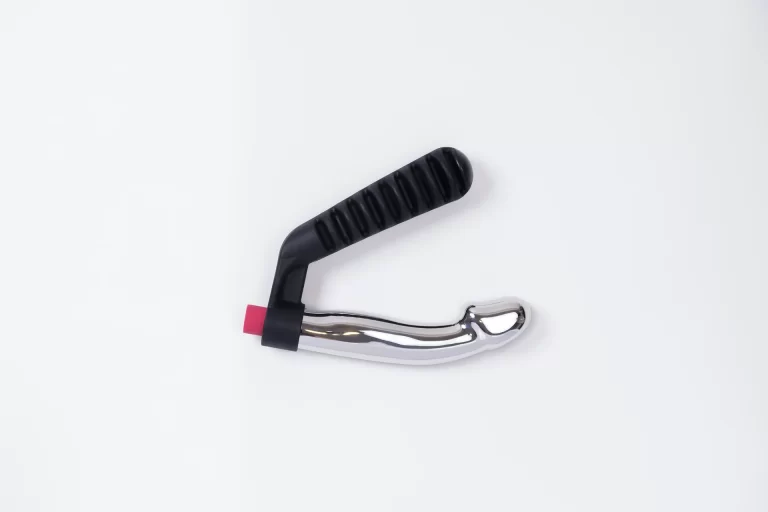 VibratigMetalDildo_Capo_Lacier.jpg