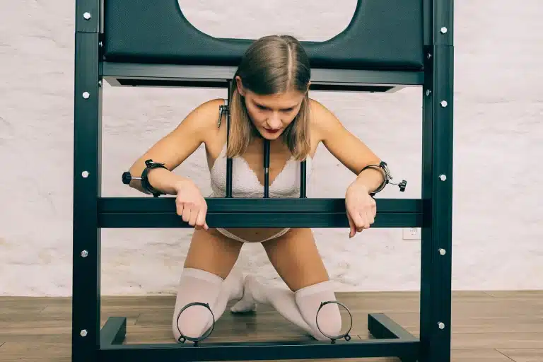 Bondage-wall-04.jpg