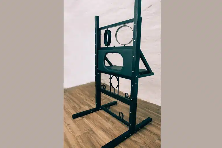 Bondage-wall-05.jpg