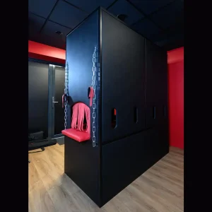 Czech-glory-hole-booth-01.jpg