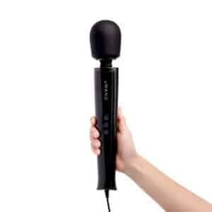 le-wand-plug-in-vibrating-massager-black-01