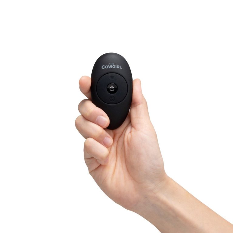 cg-017-saddle-remote_with_hand