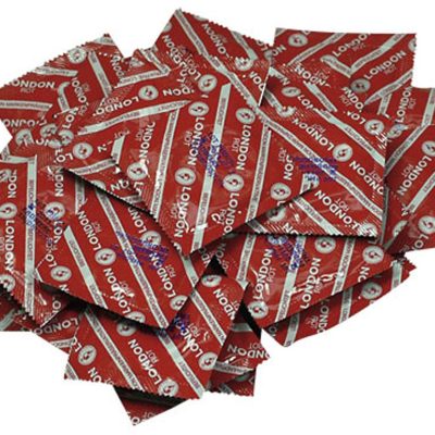 Durex London - Strawberry Flavour Condoms - 100 pcs